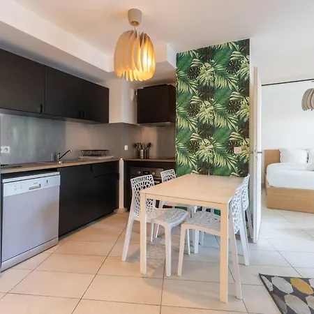 T2 A L'arbre Blanc Apartment