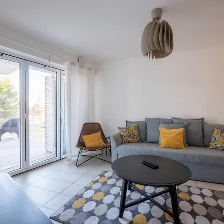 T2 A L'arbre Blanc Apartment